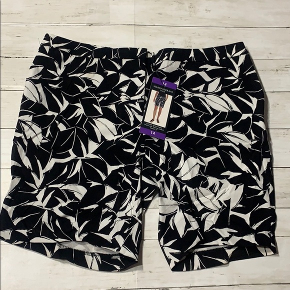 New! Mario Serrani Black White Print Shorts Sz. 14 - Picture 3 of 10